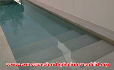 Construcción Piscinas de Obra de Porcelánico Madrid