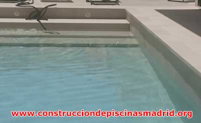 Construcción Piscinas de Obra de Porcelánico Madrid